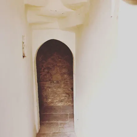Hatch's Castle Bed and breakfast
