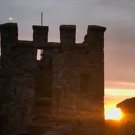 Hatch's Castle * Ardee